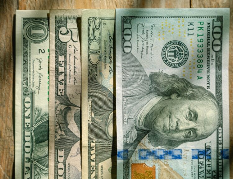 Photo Financial comparison